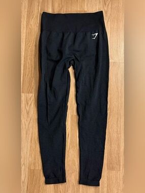 EUC Women’s Gymshark Vital Seamless 2.0 Leggings - Dark Gray - Size Medium